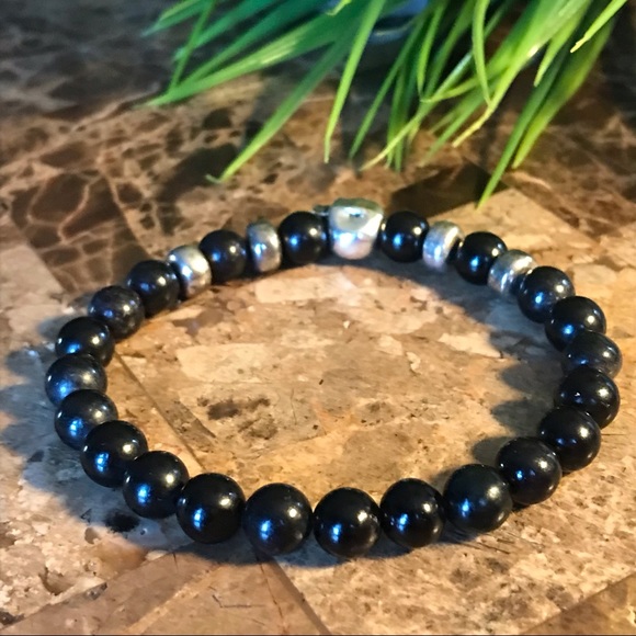 New Men’s Trendy Onyx Gemstone with Silver Skull Bracelet - Picture 2 of 3